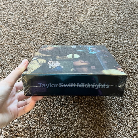 NEW Taylor Swift Midnights Puzzle - Picture 5 of 7